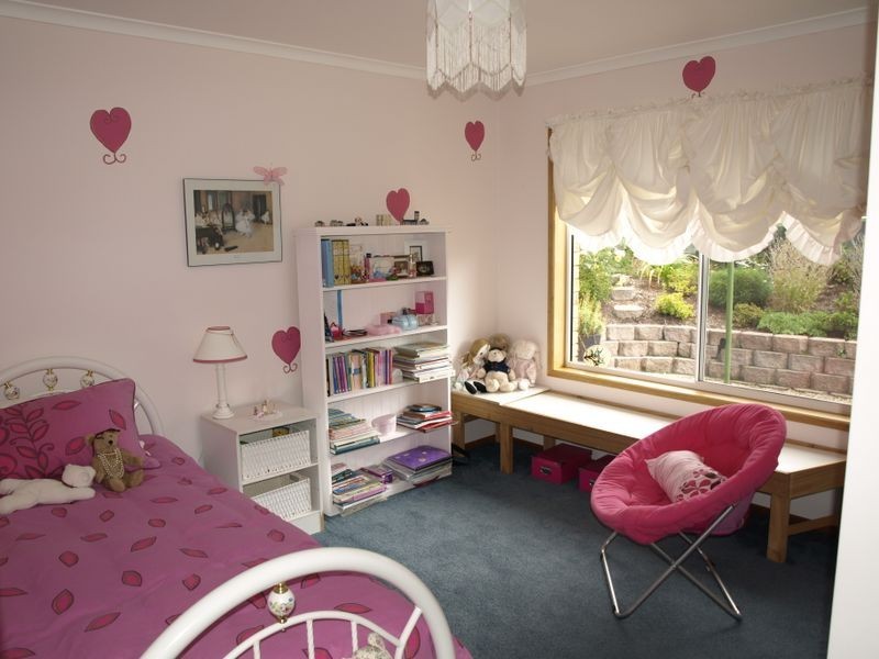 35 Stirling Avenue, Blackmans Bay TAS 7052