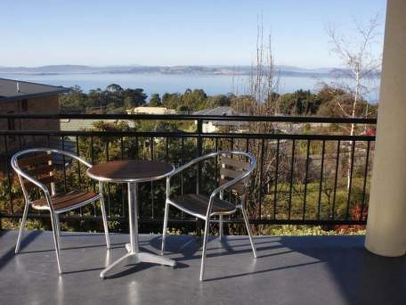 12 Donohoe Gardens, Kingston Beach TAS 7050