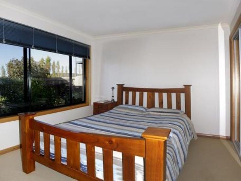 12 Donohoe Gardens, Kingston Beach TAS 7050