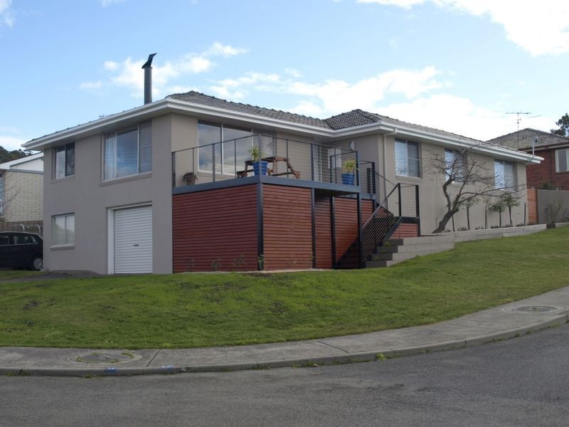 17 Tingira Road, Blackmans Bay TAS 7052