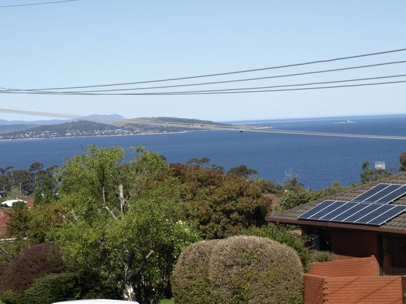 17 Tingira Road, Blackmans Bay TAS 7052