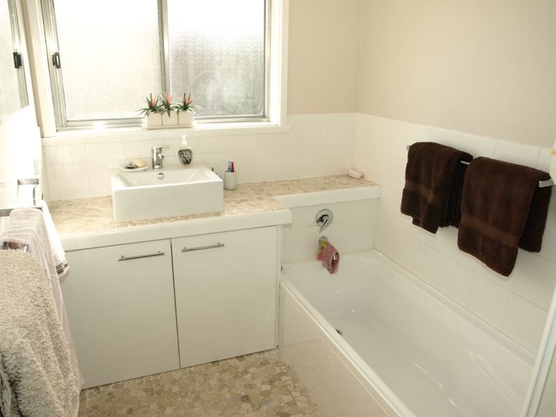 17 Tingira Road, Blackmans Bay TAS 7052