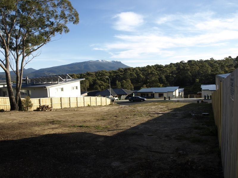 7 (Lot 17) Lomandra Drive, Blackmans Bay TAS 7052