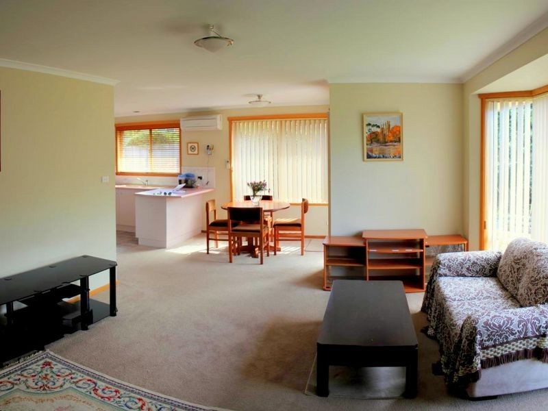 2/14 Grevillea Way, Kingston TAS 7050