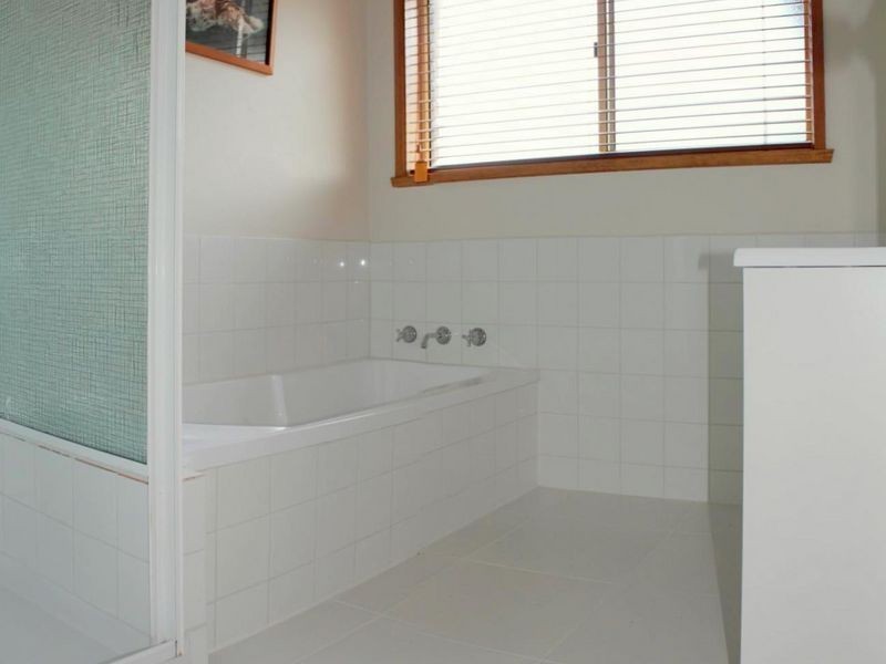 2/14 Grevillea Way, Kingston TAS 7050