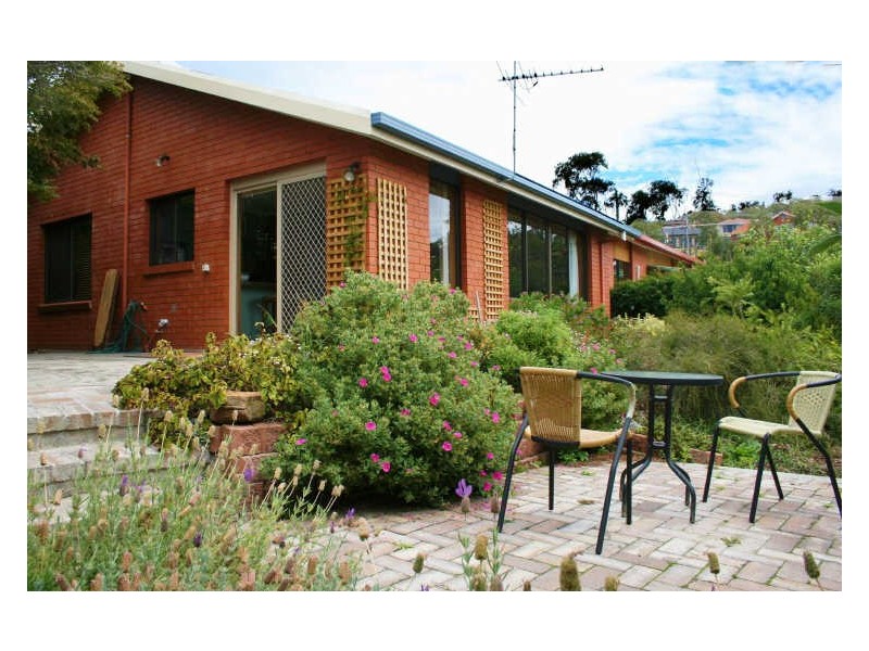 2/28 Mount Royal Road, Kingston Beach TAS 7050