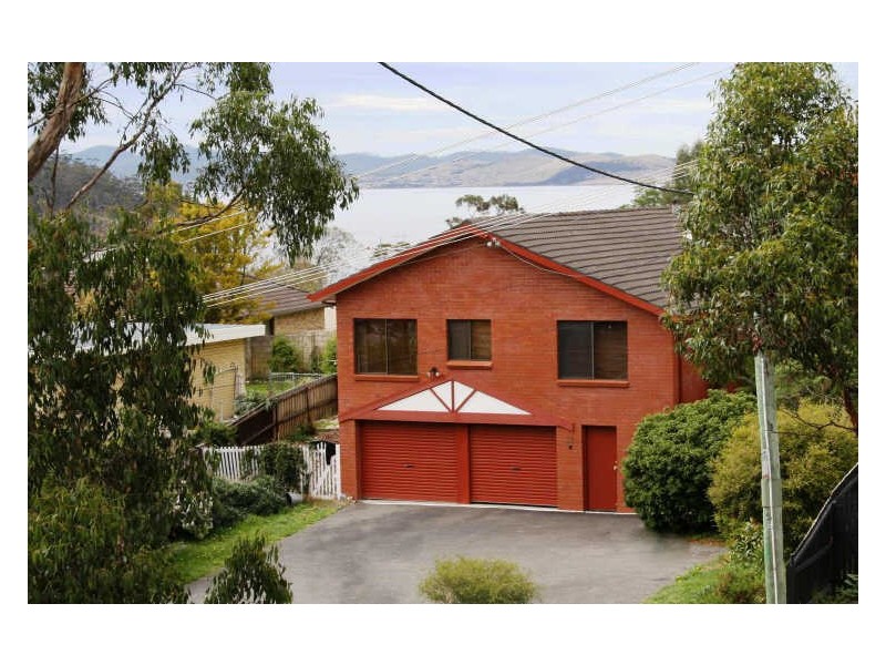 2/28 Mount Royal Road, Kingston Beach TAS 7050