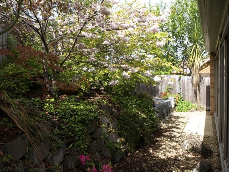 2/25 Stirling Avenue, Blackmans Bay TAS 7052