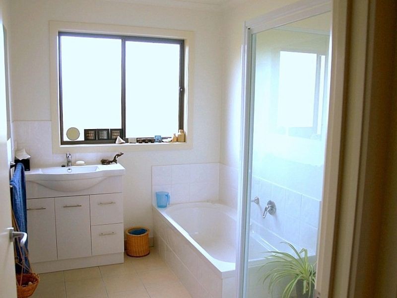 2/65 Hutchins Street, Kingston TAS 7050