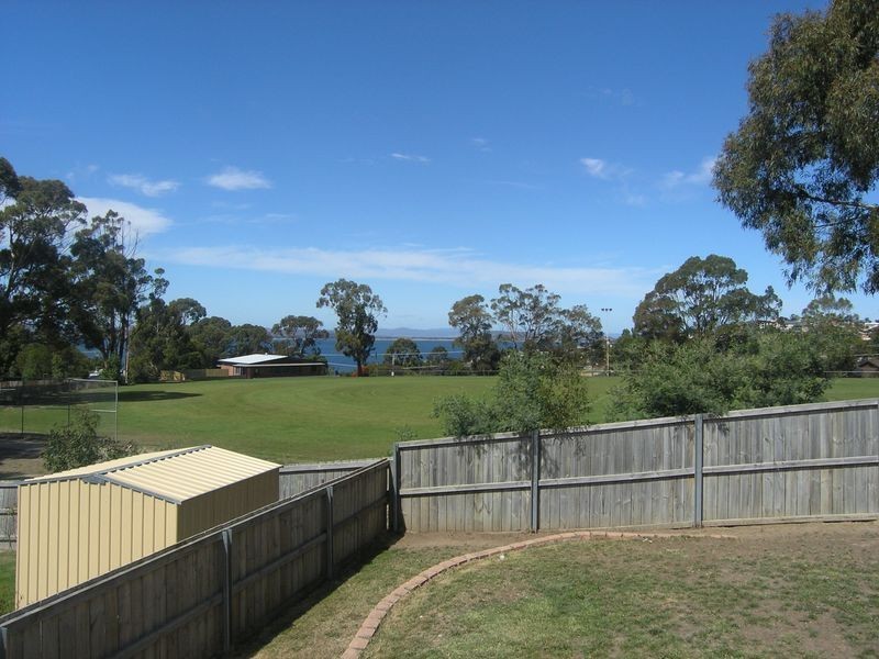 7 Sandra Drive, Blackmans Bay TAS 7052