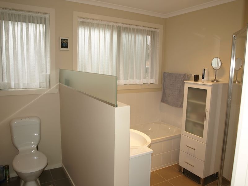 517 Village Drive, Kingston TAS 7050