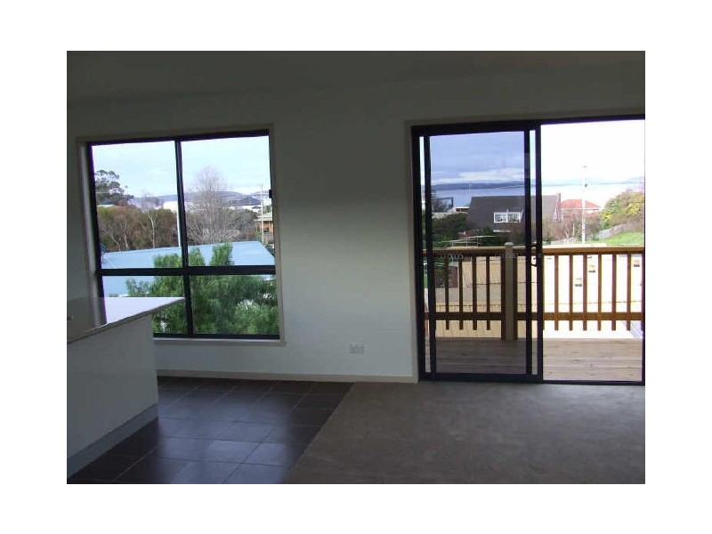 3/5 Sunny Avenue, Blackmans Bay TAS 7052