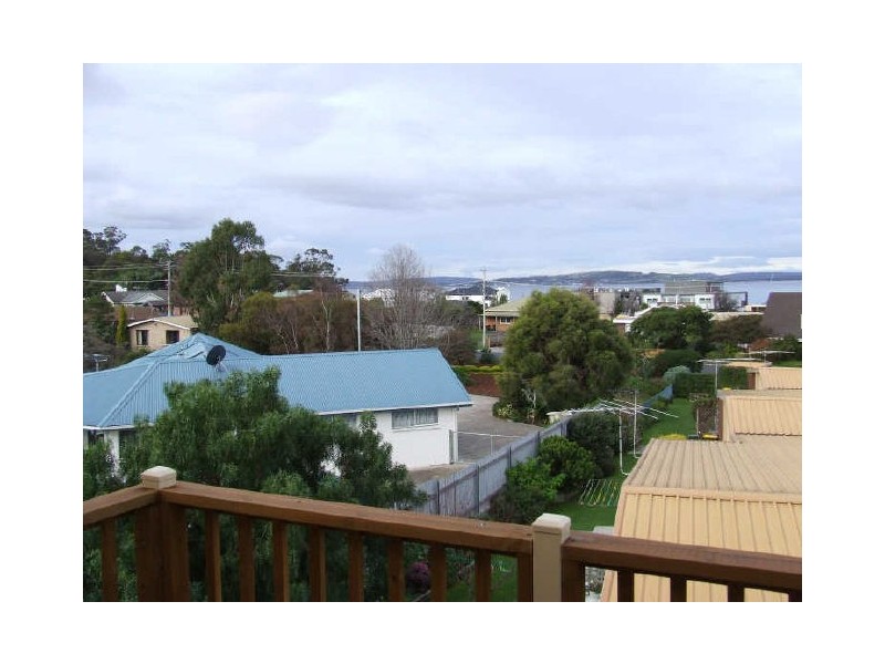 3/5 Sunny Avenue, Blackmans Bay TAS 7052