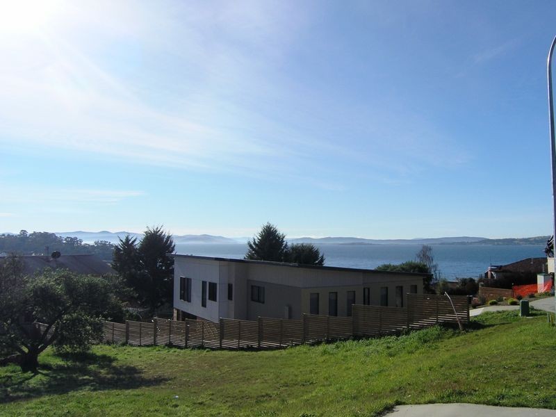5 Thornton Close, Blackmans Bay TAS 7052