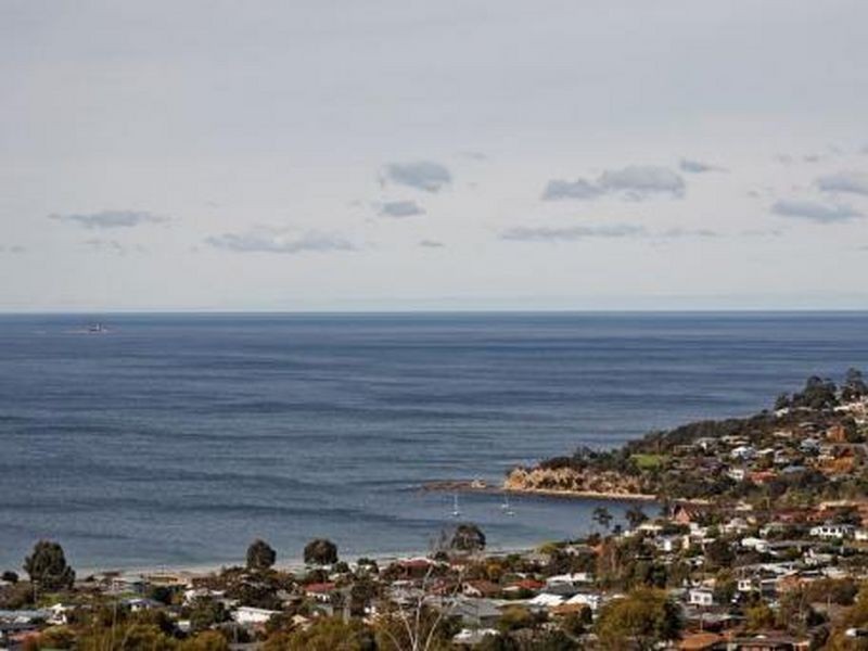 8 Timbertop Drive, Blackmans Bay TAS 7052