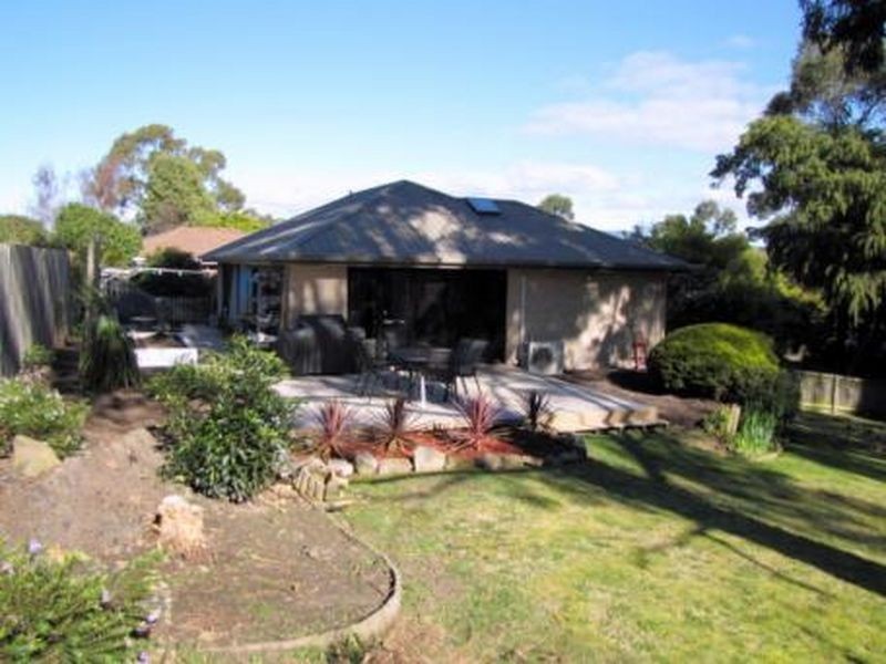 180 Redwood Road, Kingston TAS 7050