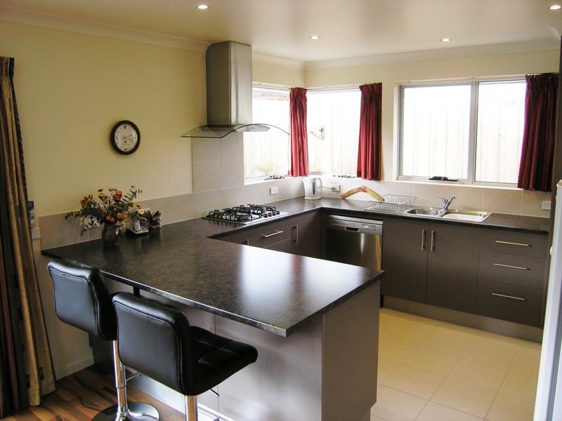 2/55 Redwood Road, Kingston TAS 7050