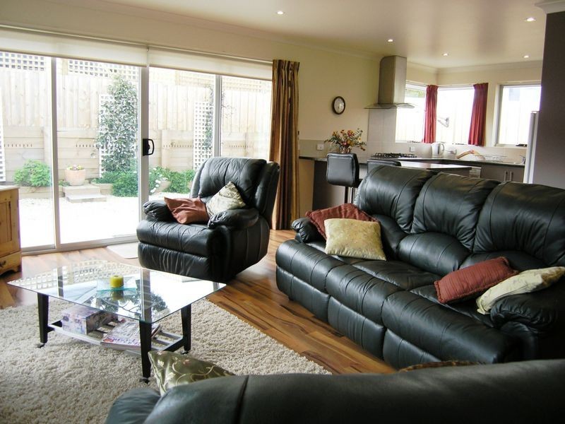 2/55 Redwood Road, Kingston TAS 7050