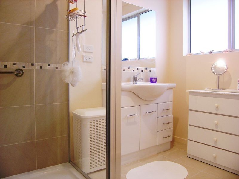 2/55 Redwood Road, Kingston TAS 7050