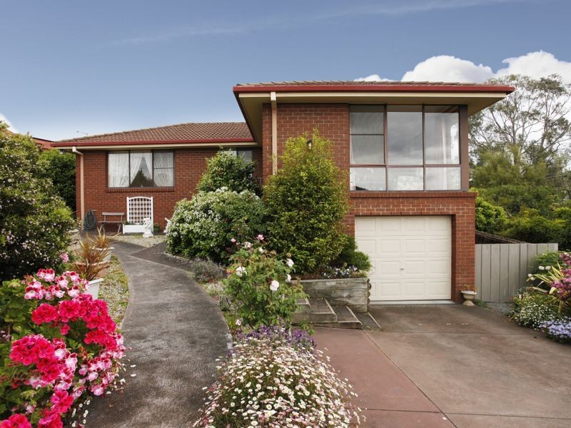 11 Edison Avenue, Blackmans Bay TAS 7052