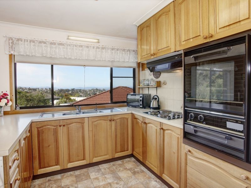 11 Edison Avenue, Blackmans Bay TAS 7052