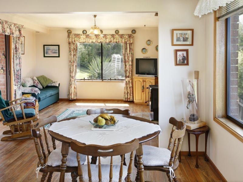 11 Edison Avenue, Blackmans Bay TAS 7052