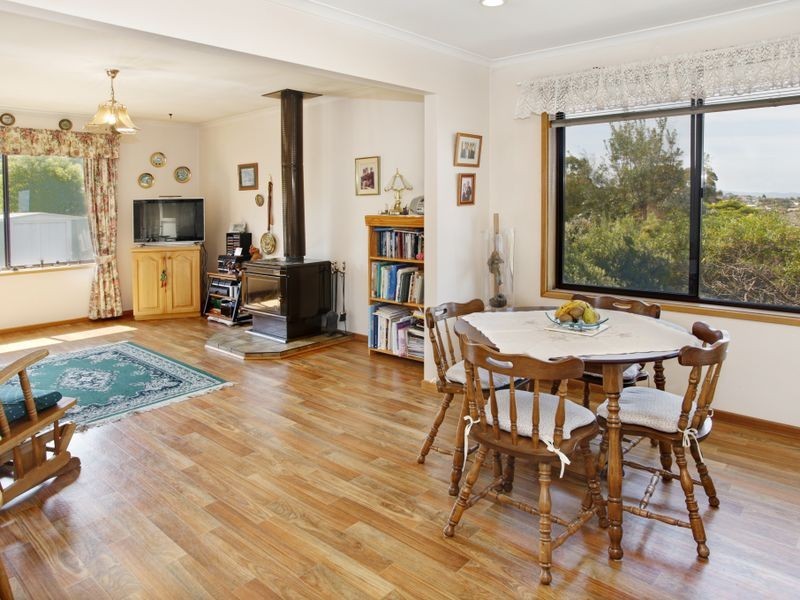 11 Edison Avenue, Blackmans Bay TAS 7052