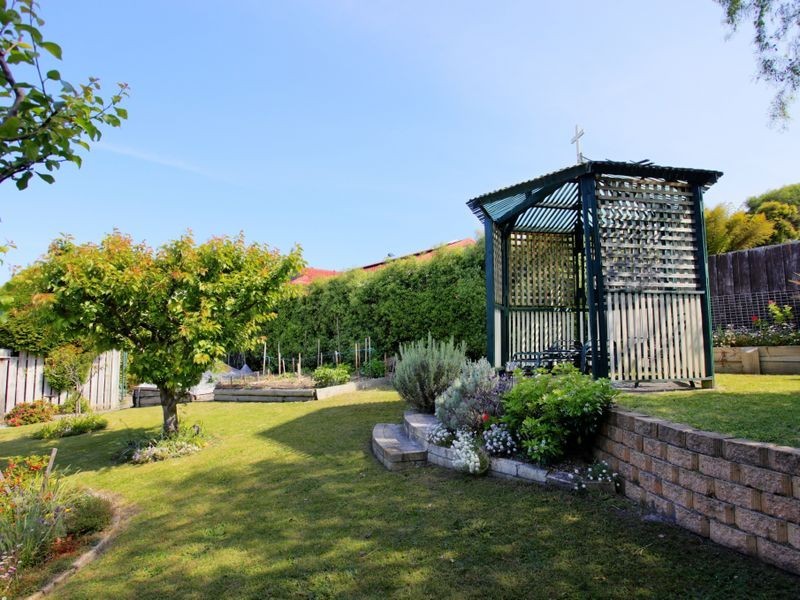 11 Edison Avenue, Blackmans Bay TAS 7052