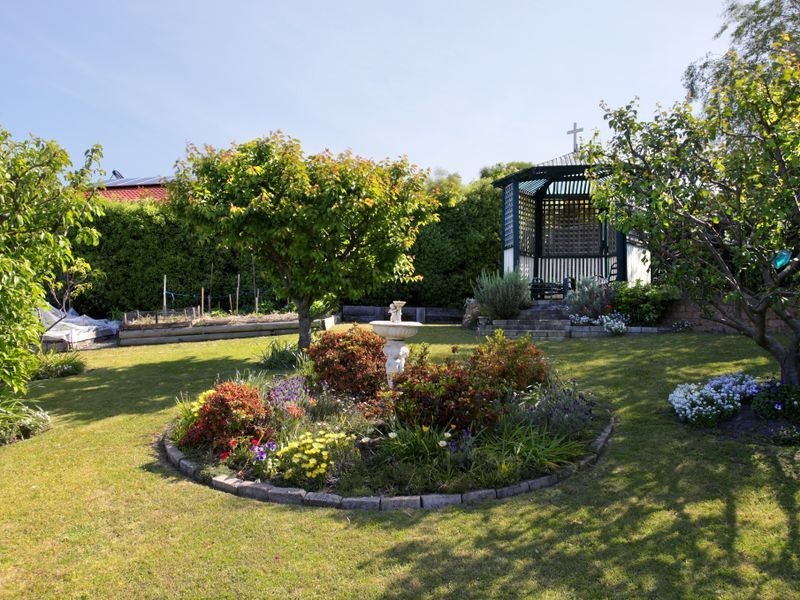 11 Edison Avenue, Blackmans Bay TAS 7052