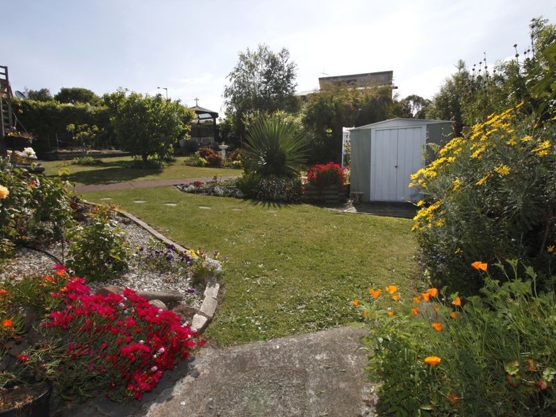 11 Edison Avenue, Blackmans Bay TAS 7052