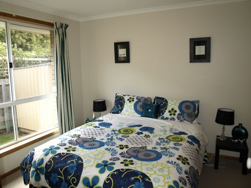 2/35 Opal Drive, Blackmans Bay TAS 7052