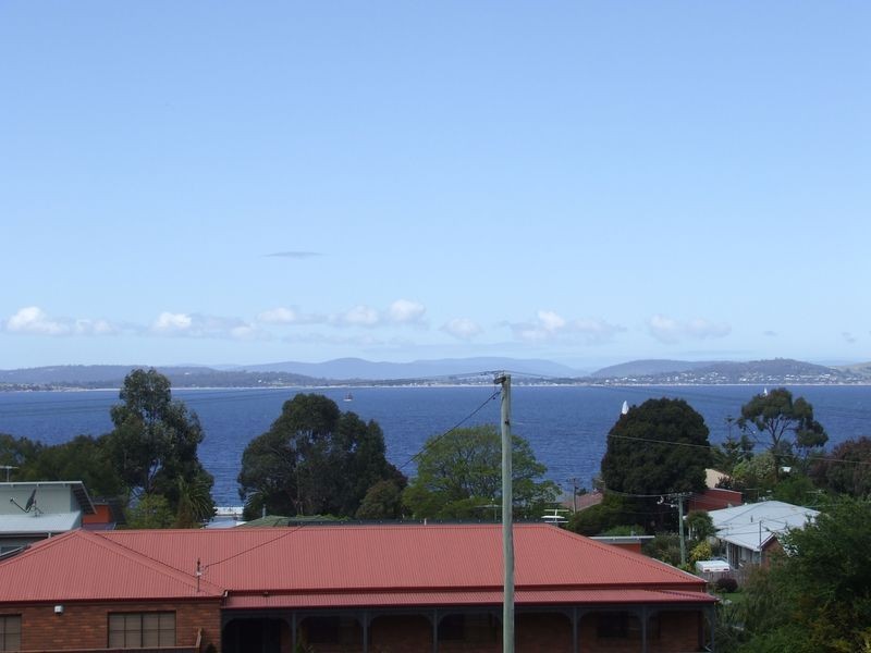 198 Roslyn Avenue, Blackmans Bay TAS 7052