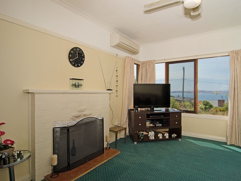 133 Roslyn Avenue, Blackmans Bay TAS 7052