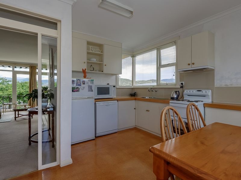 16 Kenton Road, Geilston Bay TAS 7015