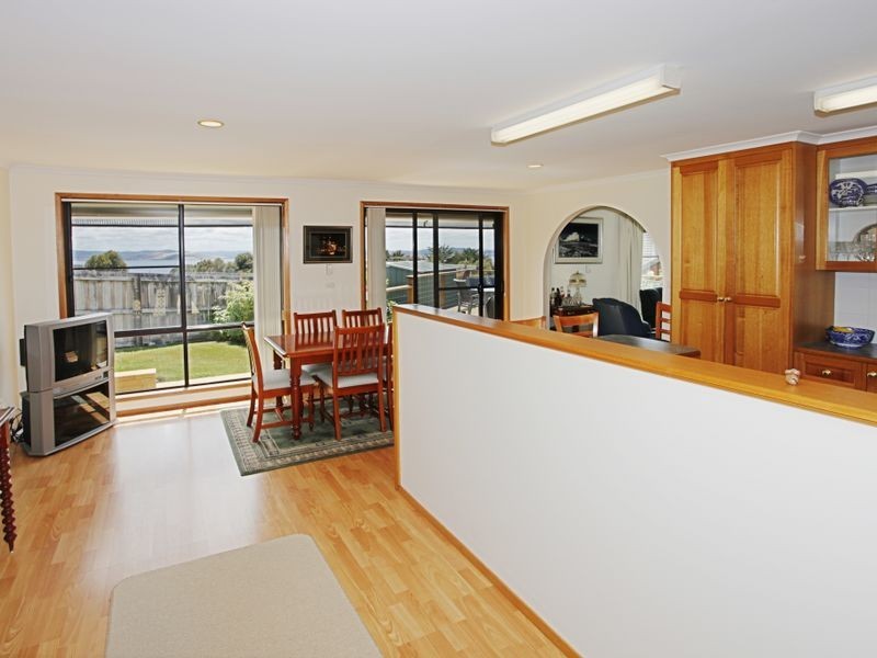 13 Stratford Place, Blackmans Bay TAS 7052