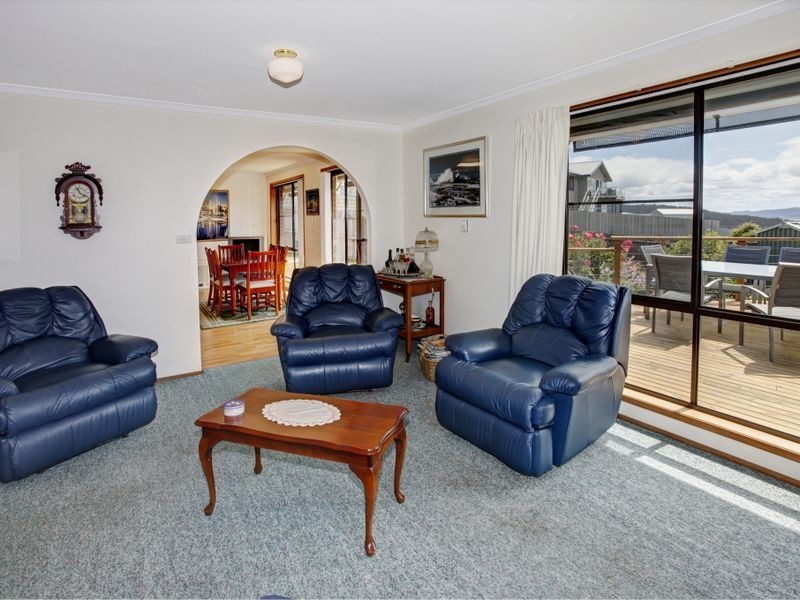 13 Stratford Place, Blackmans Bay TAS 7052