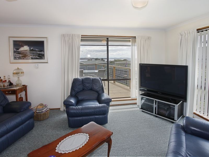 13 Stratford Place, Blackmans Bay TAS 7052