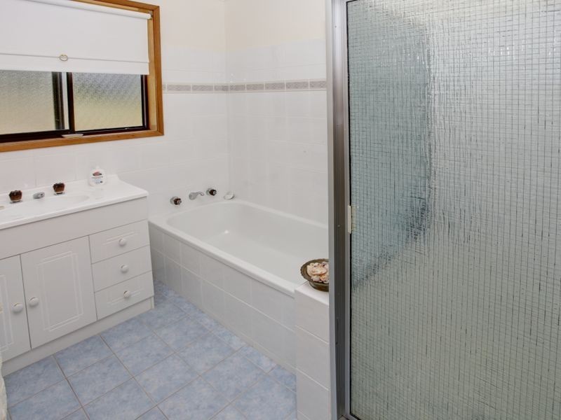 13 Stratford Place, Blackmans Bay TAS 7052