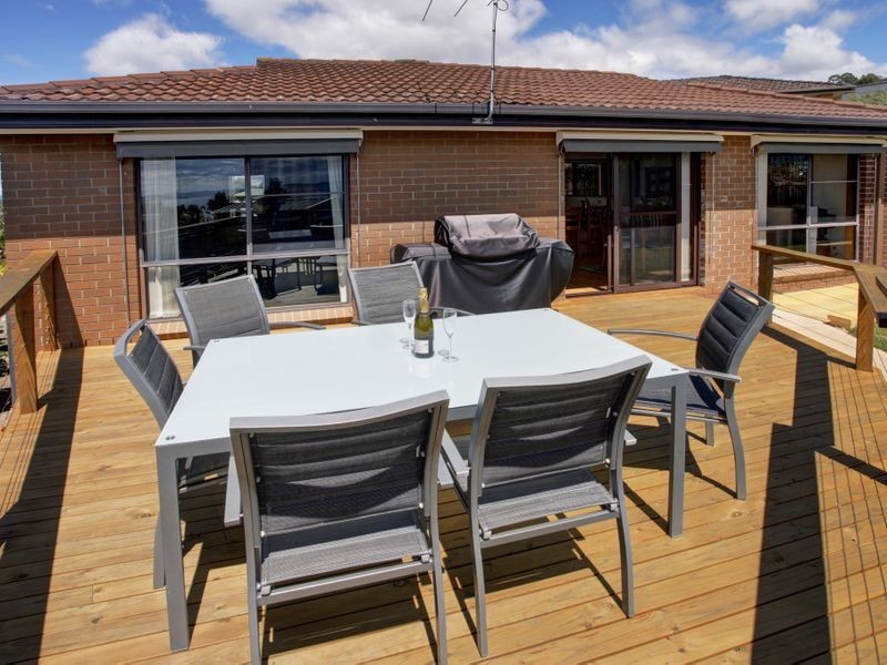 13 Stratford Place, Blackmans Bay TAS 7052