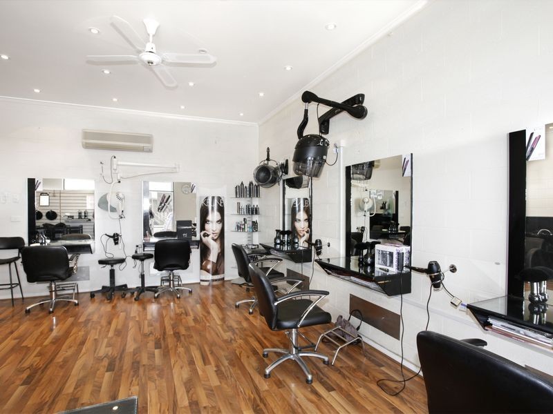 Munro’s Haircutters/1712 Channel Highway, Margate TAS 7054