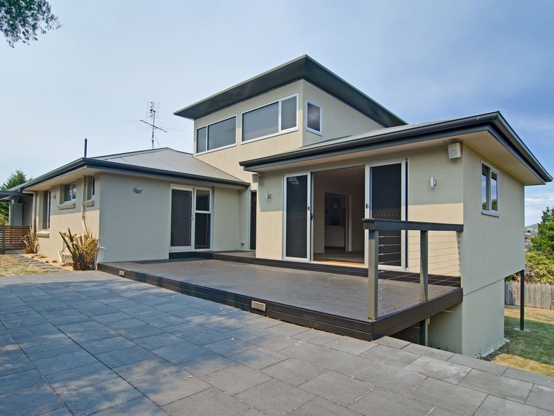 15 Bay Court, Blackmans Bay TAS 7052