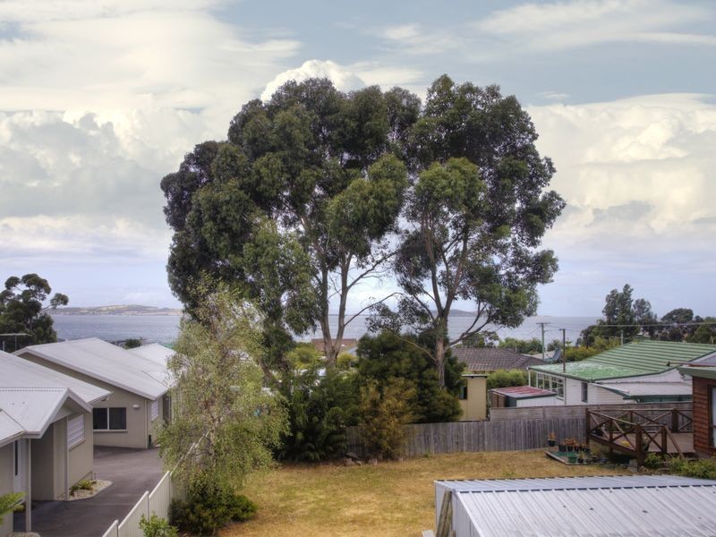 1A Myuna Road, Blackmans Bay TAS 7052
