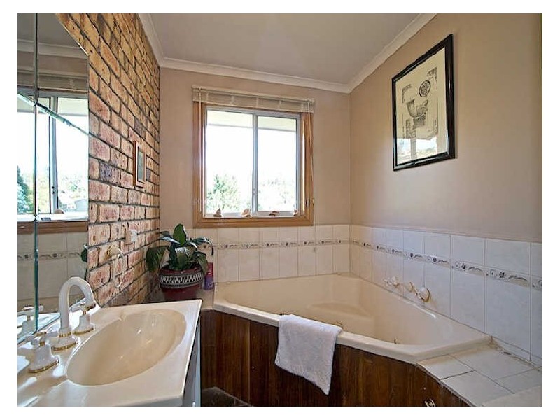 52 Flowerpot Crescent, Blackmans Bay TAS 7052