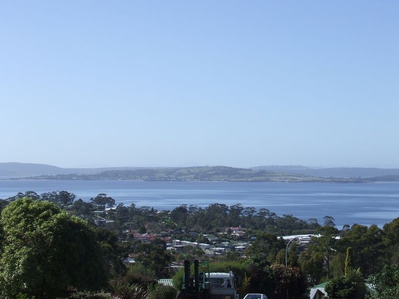 1/110 Crystal Downs Drive, Blackmans Bay TAS 7052