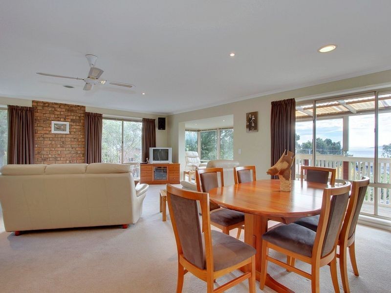 21 Tinderbox Road East, Blackmans Bay TAS 7052