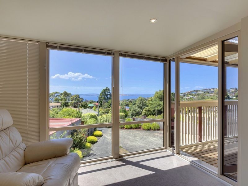 21 Tinderbox Road East, Blackmans Bay TAS 7052