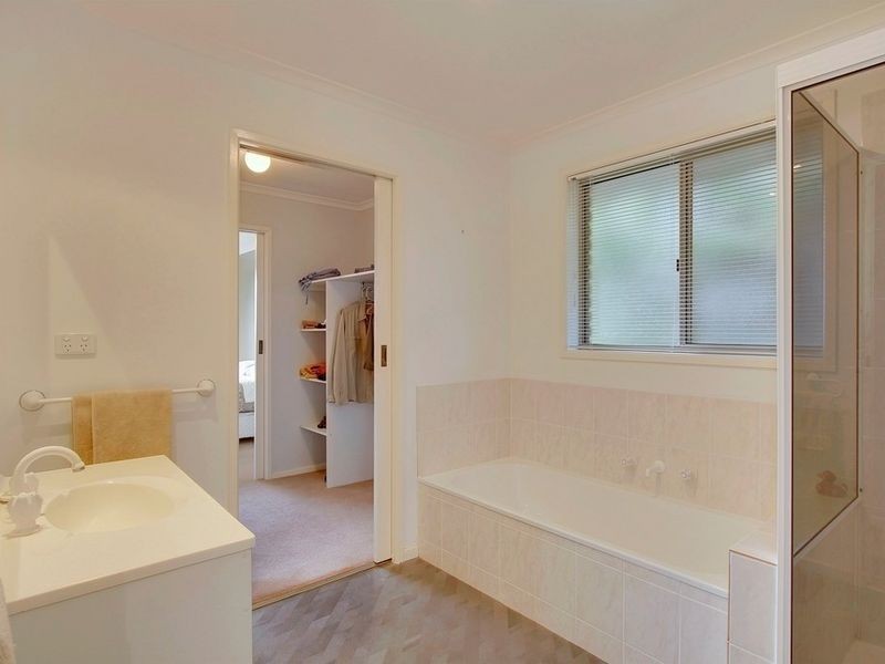 21 Tinderbox Road East, Blackmans Bay TAS 7052