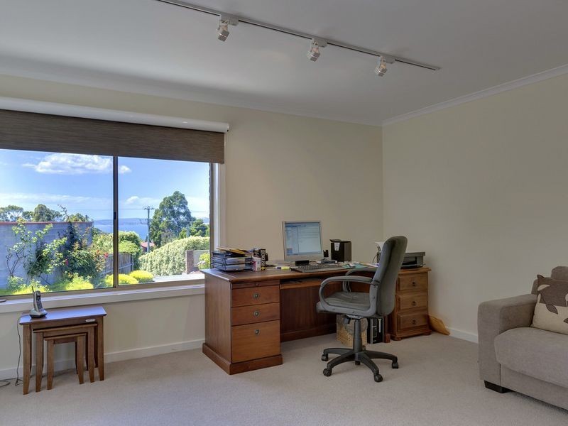 21 Tinderbox Road East, Blackmans Bay TAS 7052