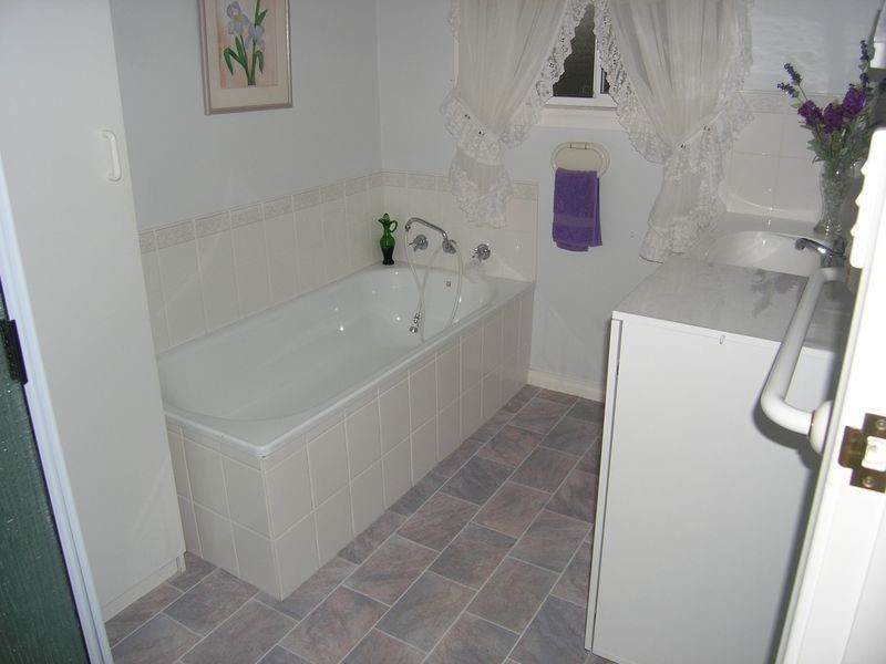 4/5 Whitewater Crescent, Kingston TAS 7050