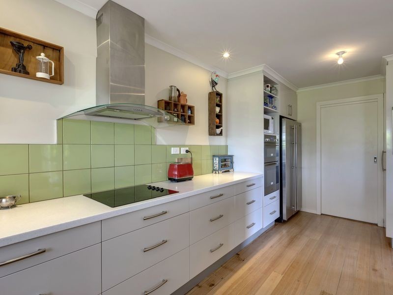 224 Roslyn Avenue, Blackmans Bay TAS 7052